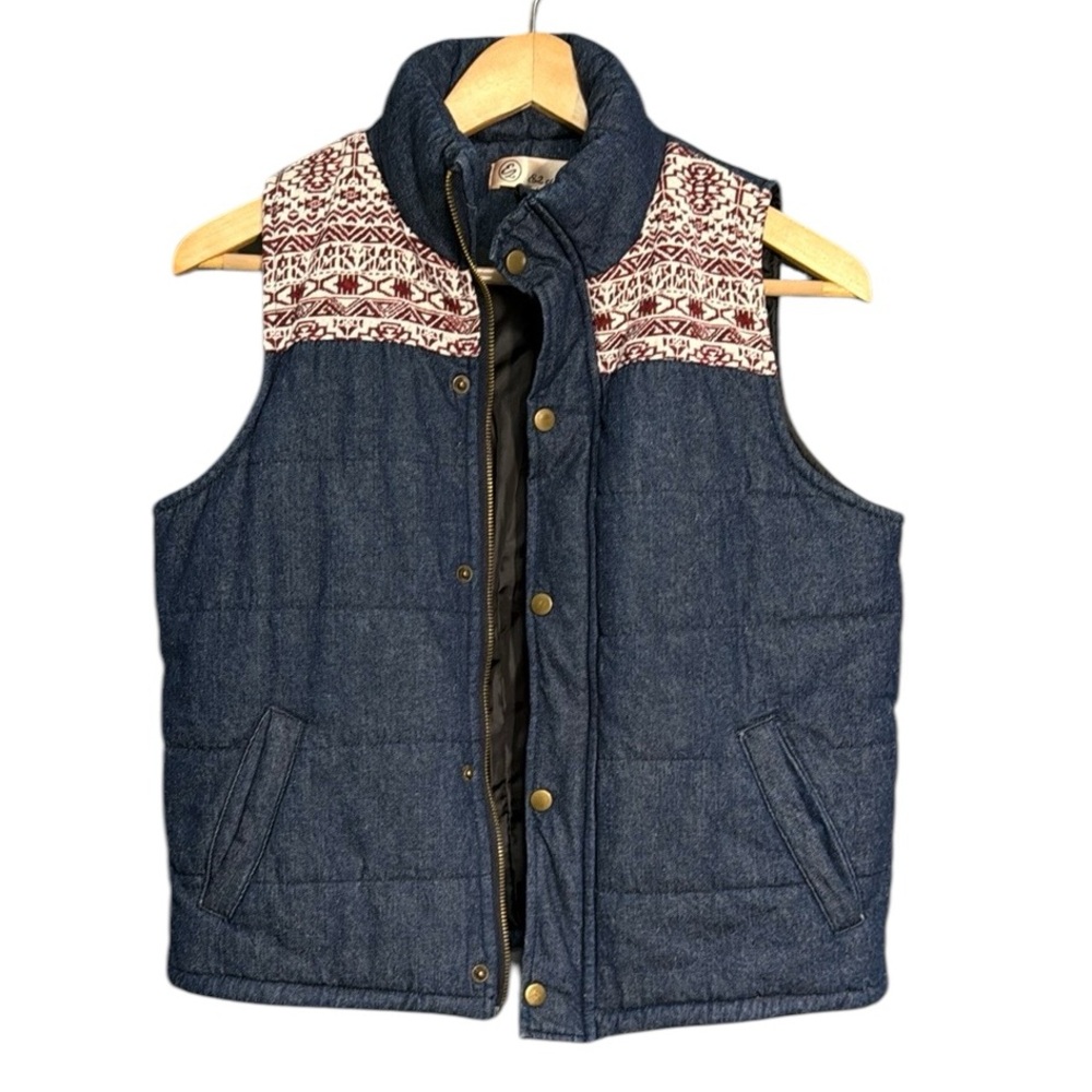 Cotton Vest with Patterned Shoulders